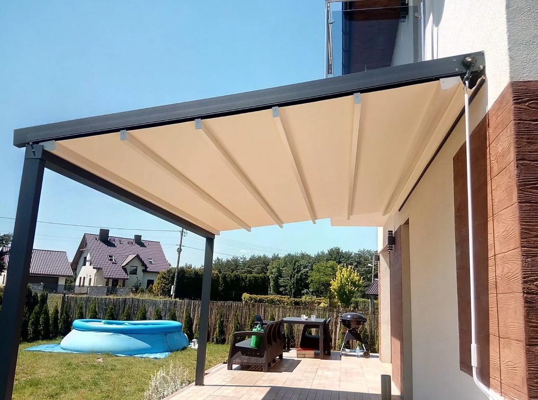 pergola materialowa na tarasie realizacja